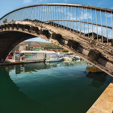 Gorgeous In Prázdninový dům *